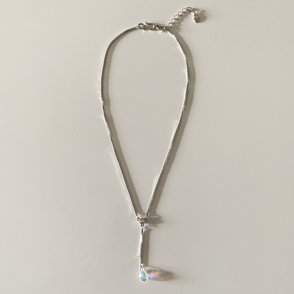 Beautiful new Swarovski Y necklace faceted pendant